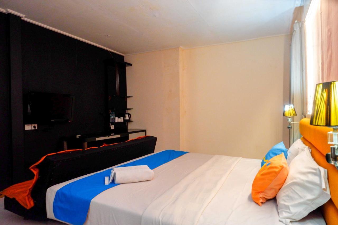 Gubeng Sans Hotel International Surabaya מראה חיצוני תמונה