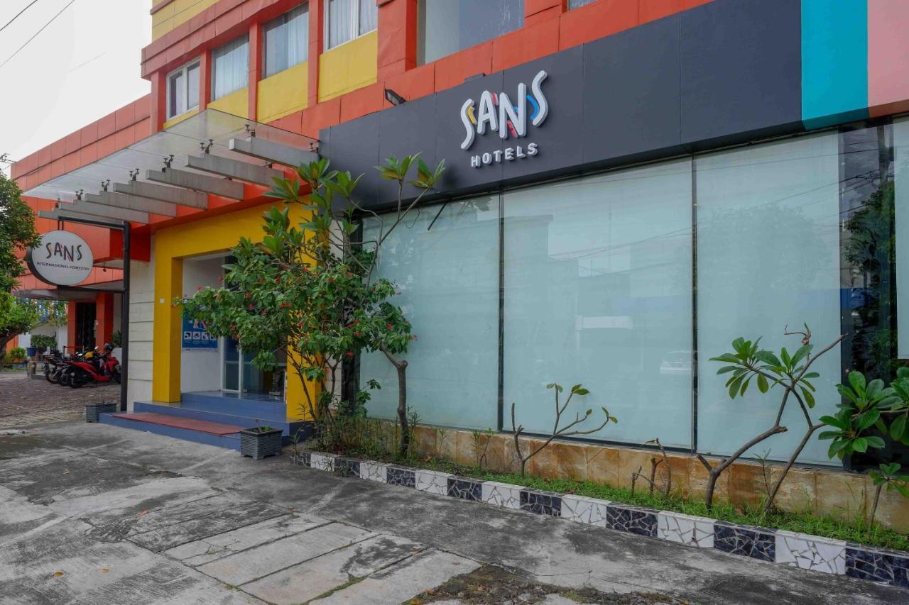 Gubeng Sans Hotel International Surabaya מראה חיצוני תמונה